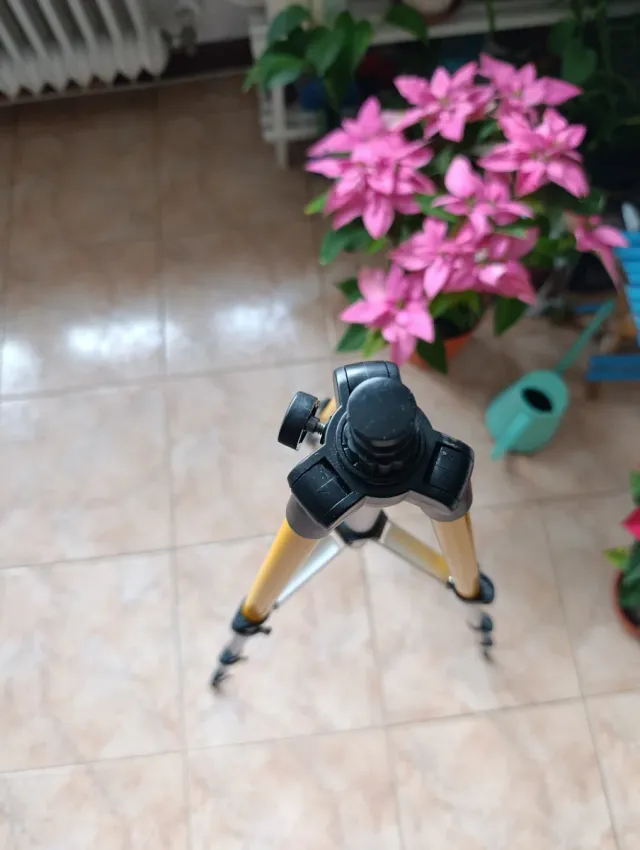 Trípode Cámara Amarillo y Negro nuevo