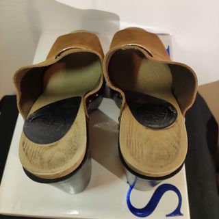 Zuecos Guess Madera Marrones