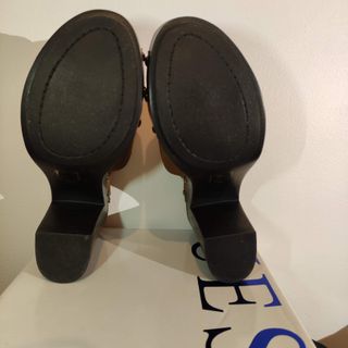 Zuecos Guess Madera Marrones