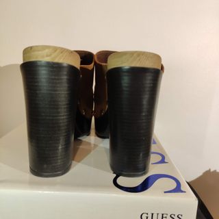 Zuecos Guess Madera Marrones