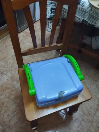 Trona portátil de plástico azul