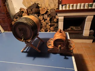 Barriles de vino decorativos