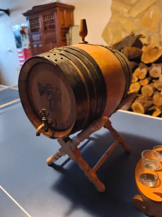 Barriles de vino decorativos