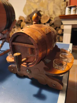 Barriles de vino decorativos