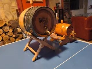 Barriles de vino decorativos