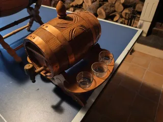 Barriles de vino decorativos