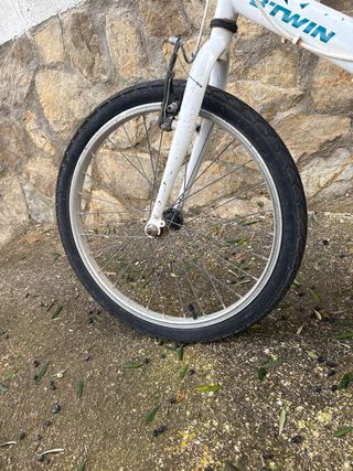 Bicicleta infantil Btwin blanca