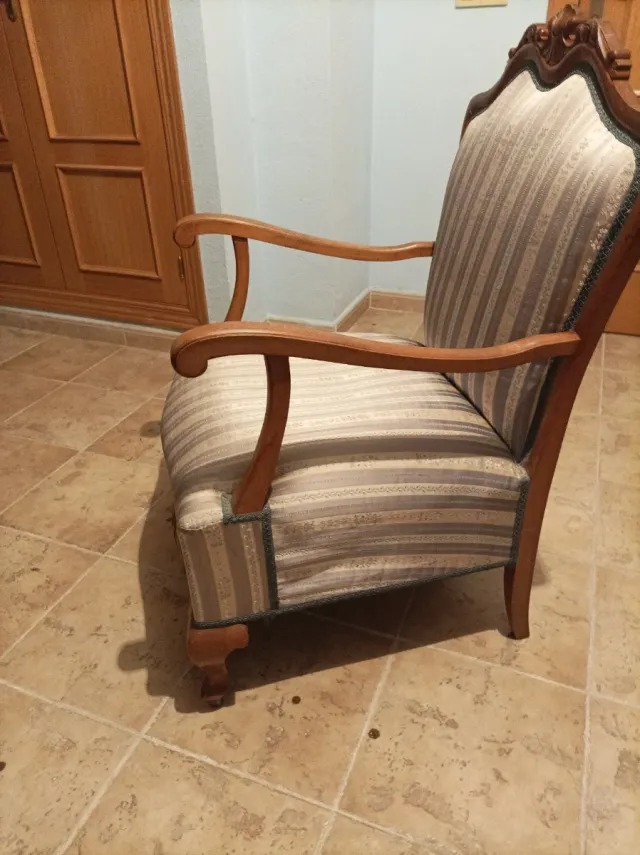 Poltrona anni '50 in legno e tessuto