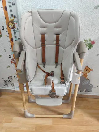 Trona bebé con reductor y arnés marca Jané