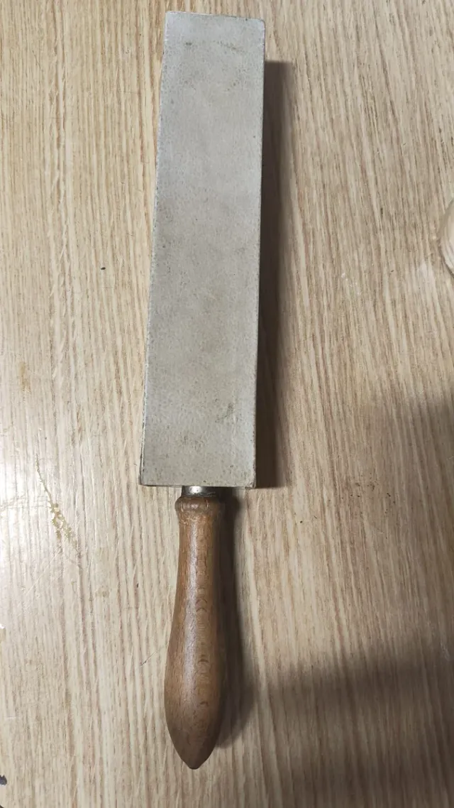 Affilatore antico per lame da barbiere