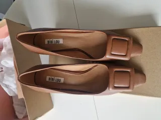 Zapato salón tacón medio marrón