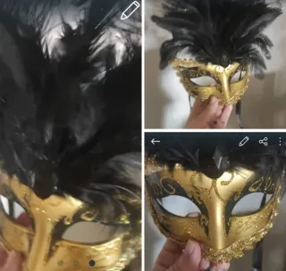 Máscara Veneciana Dorada con Plumas Negras