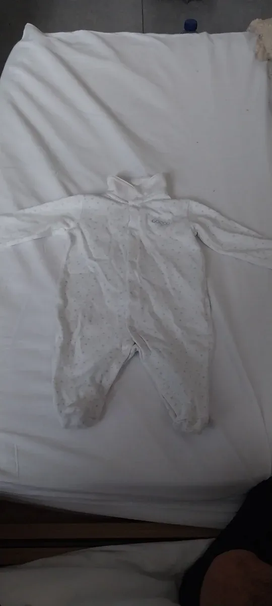 Lote de ropa de bebe 0-3 meses  15 piezas