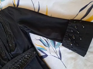 Vestido Almatrichi negro con pedrería