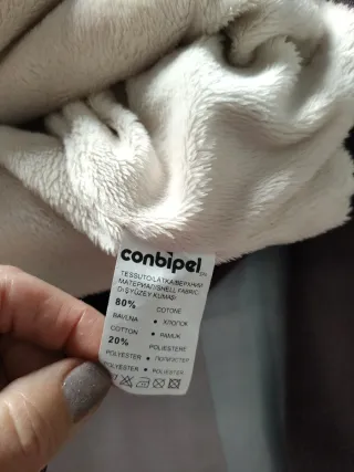 Felpa con cappuccio e zip colore Borgogna.