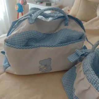 Canastilla y bolsa bebé azul cuadros