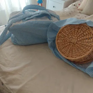 Canastilla y bolsa bebé azul cuadros