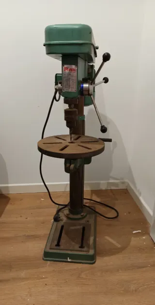 Taladro de columna FERM FM16