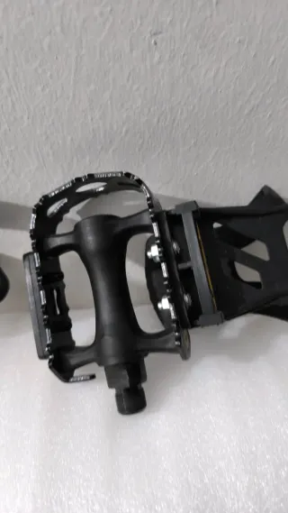 Pedales bicicleta con estriberas