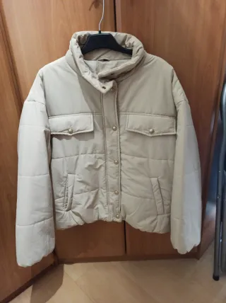 Abrigo acolchado beige mujer