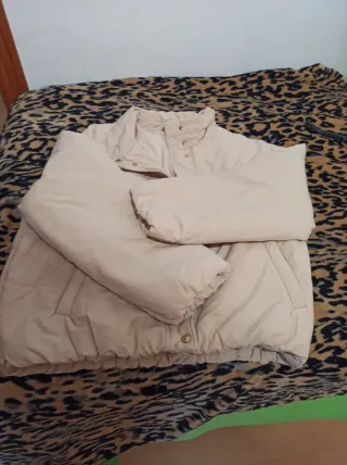 Abrigo acolchado beige mujer