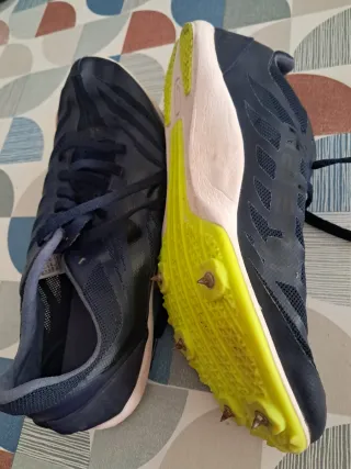 Zapatillas clavos atletismo azul/amarillo