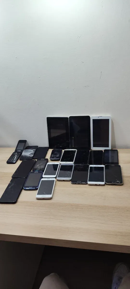 Lote de teléfonos para piezas