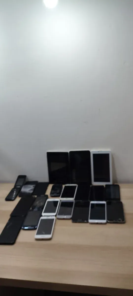 Lote de teléfonos para piezas