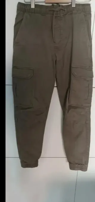 Pantalón cargo Pull&Bear