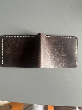 Cartera de cuero marrón