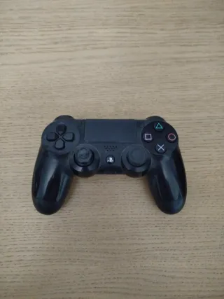 PS4 (PlayStation 4) Negra + 2 mandos