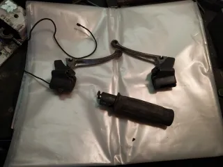 Coppia blocchetti Peugeot 103 104 con leve