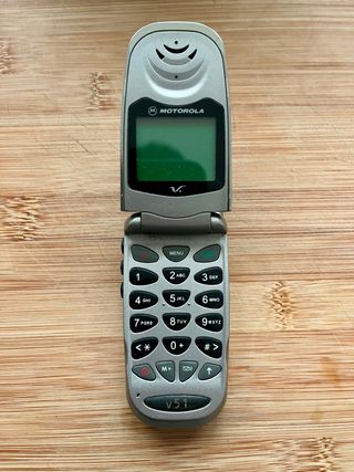 Motorola V51 Cellulare a Conchiglia Argento