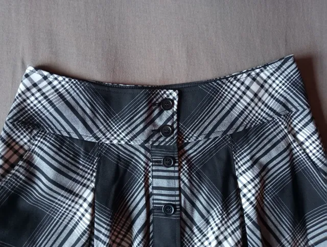 Falda corta H&M cuadros