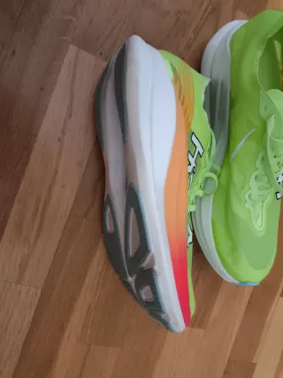 Zapatillas Hoka Rocket x2 Placa Carbono