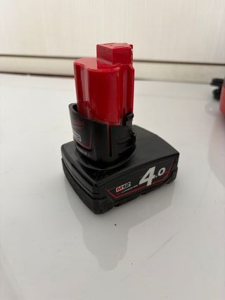 Taladro Milwaukee M12 Fuel + 2 Baterías