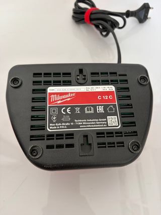 Taladro Milwaukee M12 Fuel + 2 Baterías