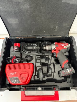 Taladro Milwaukee M12 Fuel + 2 Baterías