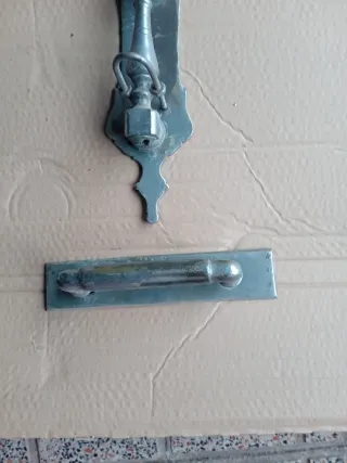 2 llamadores antiguos y 2 agarradores