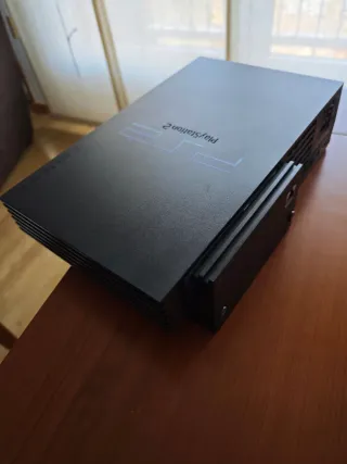 Consola PS2 Fat Negra con 2 mandos.