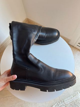 Botas altas negras por encima de la rodilla zara