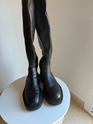 Botas altas negras por encima de la rodilla zara