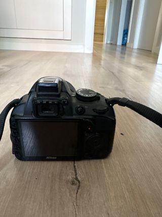 Cámara Nikon D3100 + Objetivo 18-55mm