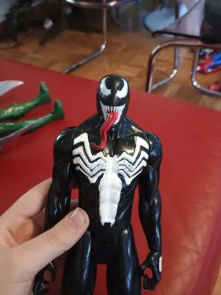Venom Titan Hero Series Juguete Marvel 30cm