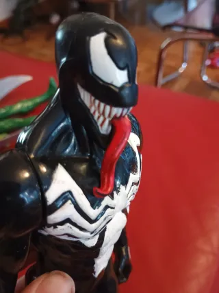 Venom Titan Hero Series Juguete Marvel 30cm