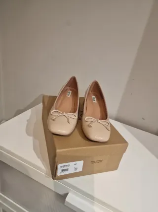 Manoletinas beige tacón bajo talla 39