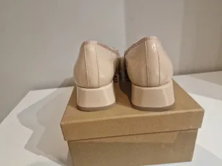 Manoletinas beige tacón bajo talla 39