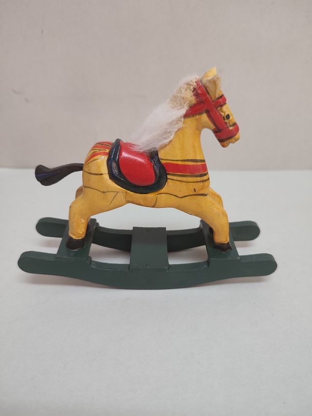 Figura Caballito de Madera Hecho a Mano
