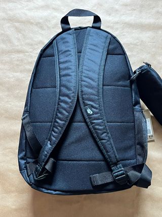 Mochila Nike Negra y Blanco con Estuche