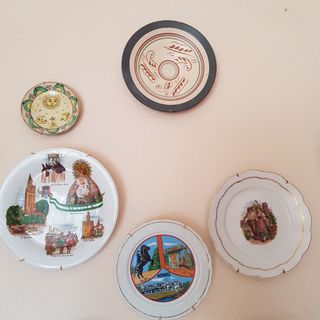 Plato decorativo azul y dorado